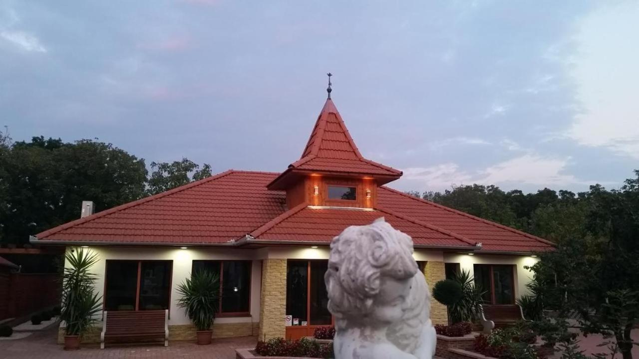 Bornemisza Kuria Wellness Resort Tiszabecs Екстериор снимка