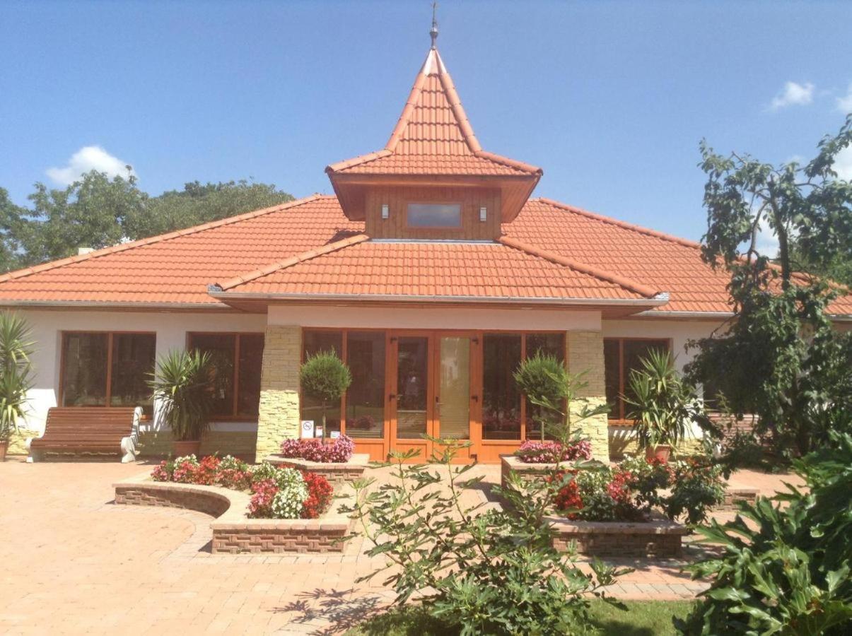 Bornemisza Kuria Wellness Resort Tiszabecs Екстериор снимка